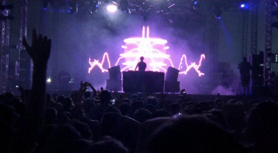 Calvin Harris feat. Ne-Yo - Clipe: "Let's Go"