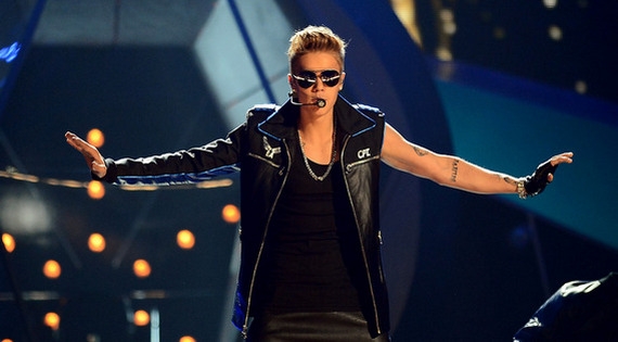 Justin Bieber - "Take You" (Ao vivo)