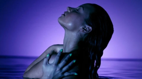 Demi Lovato divulga EP com remixes de 'Neon Lights'