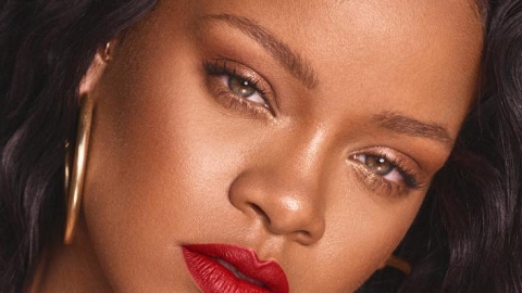 "Está chegando": Rihanna responde a fãs sobre o lançamento de sua nova música