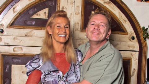 Nora Foster, mulher de John Lydon, dos Sex Pistols e PIL, morre aos 80 anos