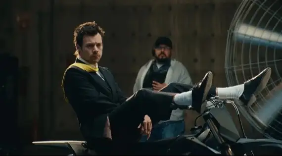 Veja o clipe da nova música, "American Girls", com a letra e a tradução!