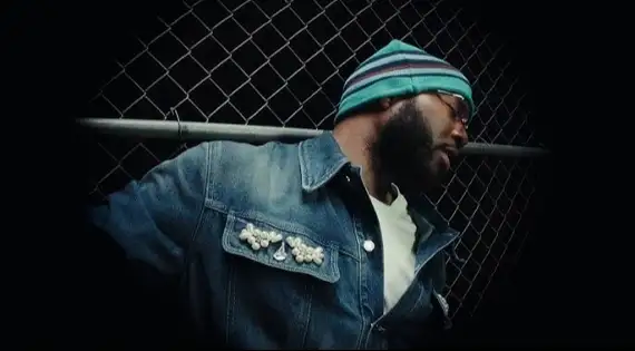 Assista ao clipe da nova música, "Nah", com a letra e a tradução!