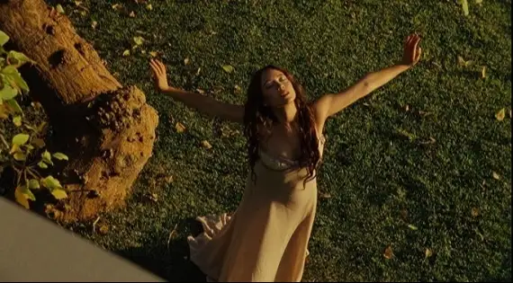 Escute a nova música, "How I Get", com letra e tradução!