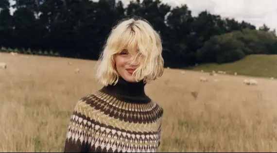 Ouça a nova música, "You You You", com letra e tradução!