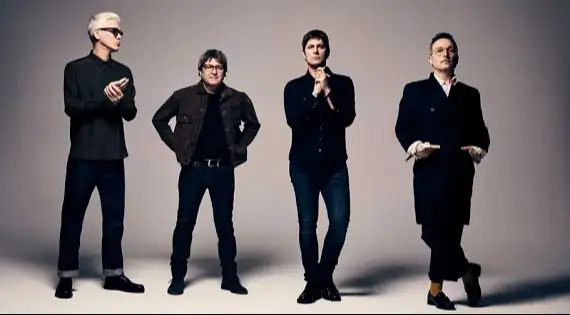 Escute a nova música, "Help Me Through This", com letra e tradução!